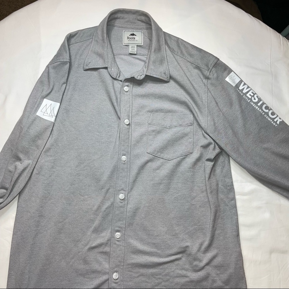 ✨HOST PICK✨ Roots Baywood Button Up - Picture 4 of 10